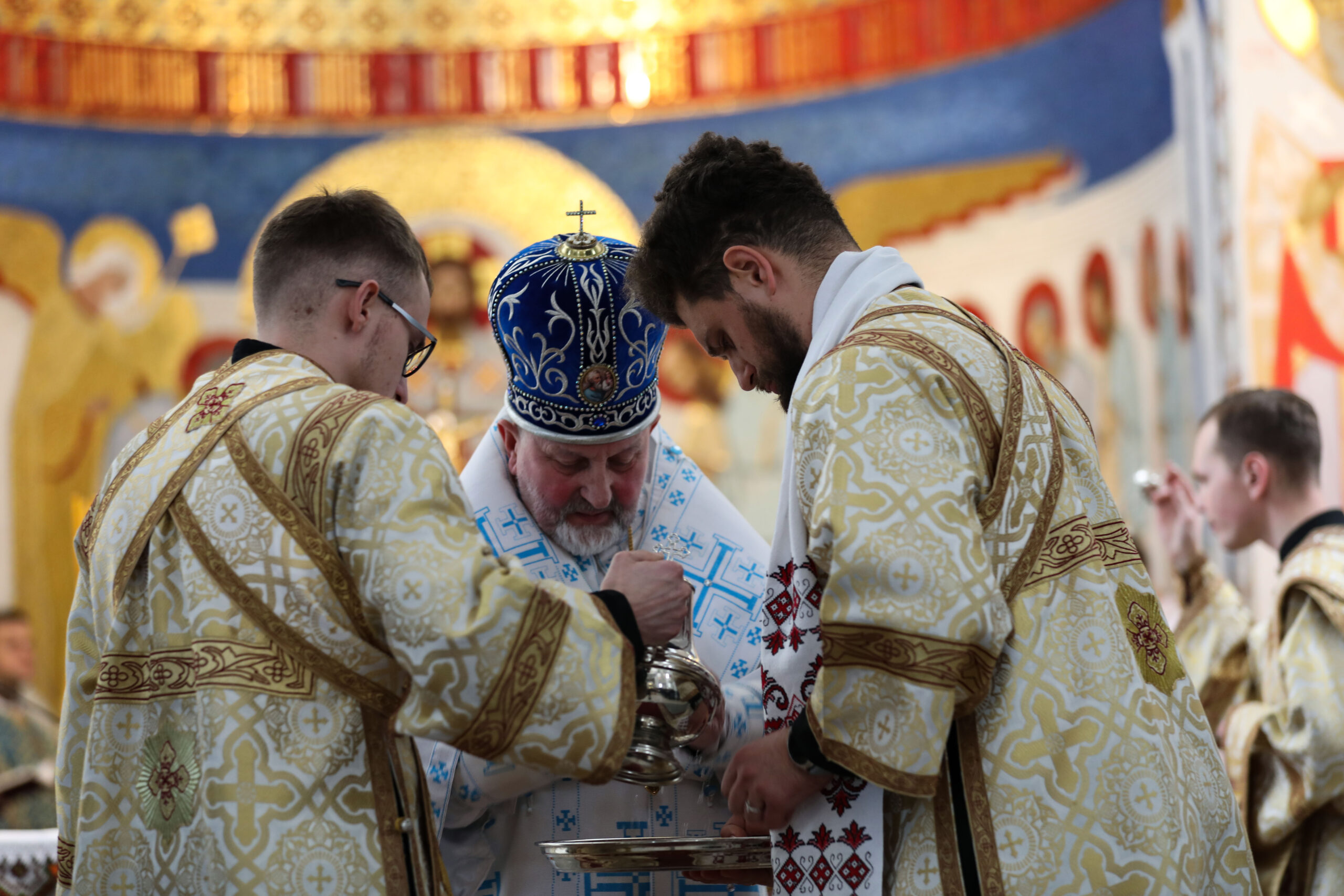 «Нехай Всемилостивий Господь просвічує вас на дорозі пізнання відвічних правд», ― так отця Ореста Фредину привітав Митрополит із 60-літтям «Нехай Всемилостивий Господь просвічує вас на дорозі пізнання відвічних правд», ― так отця Ореста Фредину привітав Митрополит із 60-літтям