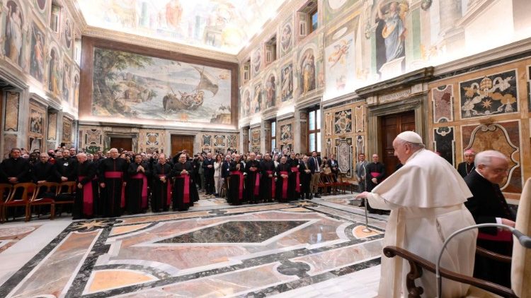 Папа до каноністів: найвищим законом є спасіння душ Папа до каноністів: найвищим законом є спасіння душ