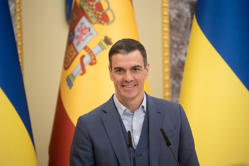 Початок переговорів про вступ України до ЄС може стати історичним здобутком головування Іспанії в Раді Євросоюзу – Володимир Зеленський за результатами зустрічі з Педро Санчесом у Києві Початок переговорів про вступ України до ЄС може стати історичним здобутком головування Іспанії в Раді Євросоюзу – Володимир Зеленський за результатами зустрічі з Педро Санчесом у Києві