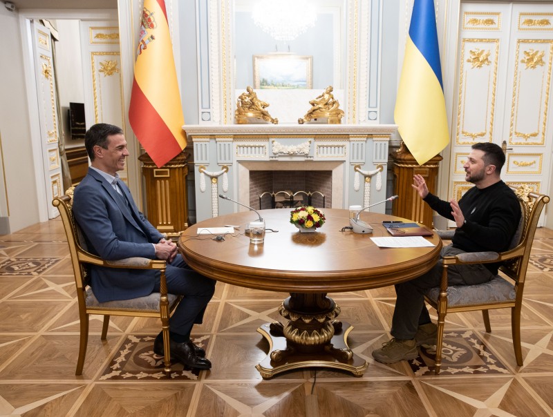 Початок переговорів про вступ України до ЄС може стати історичним здобутком головування Іспанії в Раді Євросоюзу – Володимир Зеленський за результатами зустрічі з Педро Санчесом у Києві Початок переговорів про вступ України до ЄС може стати історичним здобутком головування Іспанії в Раді Євросоюзу – Володимир Зеленський за результатами зустрічі з Педро Санчесом у Києві
