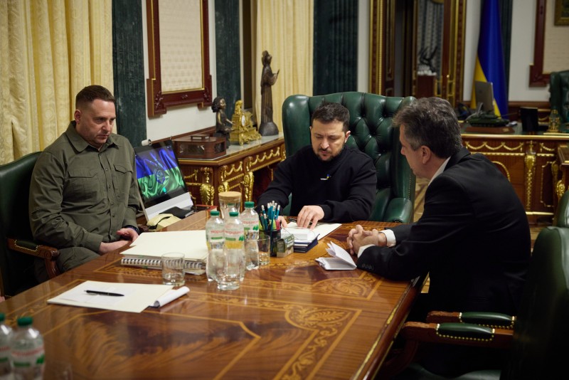 Президент України провів зустріч із міністром закордонних справ Ізраїлю Елі Коеном Президент України провів зустріч із міністром закордонних справ Ізраїлю Елі Коеном