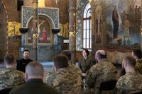 Президент України вручив державні нагороди трьом військовим капеланам УГКЦ