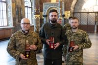 Президент України вручив державні нагороди трьом військовим капеланам УГКЦ