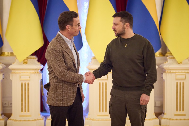 Спільно зі Швецією маємо забезпечувати все необхідне для початку вже цьогоріч переговорів щодо членства України в ЄС – Президент за результатами зустрічі з Ульфом Крістерссоном у Києві Спільно зі Швецією маємо забезпечувати все необхідне для початку вже цьогоріч переговорів щодо членства України в ЄС – Президент за результатами зустрічі з Ульфом Крістерссоном у Києві