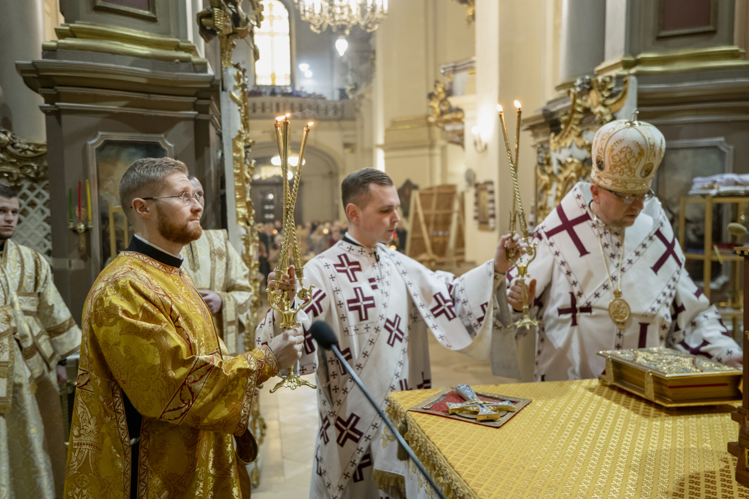 «У стіп Божого милосердя черпай силу для служіння», — Владика Володимир звершив священниче рукоположення Керівника Пресслужби Львівської Архиєпархії Михайла Квасюка «У стіп Божого милосердя черпай силу для служіння», — Владика Володимир звершив священниче рукоположення Керівника Пресслужби Львівської Архиєпархії Михайла Квасюка