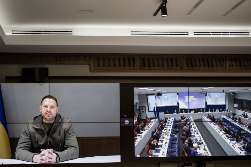 Україна разом із партнерами й далі працюватиме над удосконаленням санкційних обмежень щодо РФ – Андрій Єрмак Україна разом із партнерами й далі працюватиме над удосконаленням санкційних обмежень щодо РФ – Андрій Єрмак