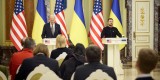 Володимир Зеленський і Джозеф Байден відкрили на Алеї сміливості іменну табличку, присвячену Президенту США Володимир Зеленський і Джозеф Байден відкрили на Алеї сміливості іменну табличку, присвячену Президенту США