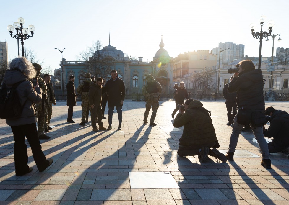 Володимир Зеленський і Педро Санчес відкрили на Алеї сміливості в Києві іменну табличку, присвячену Прем’єр-міністру Іспанії Володимир Зеленський і Педро Санчес відкрили на Алеї сміливості в Києві іменну табличку, присвячену Прем’єр-міністру Іспанії