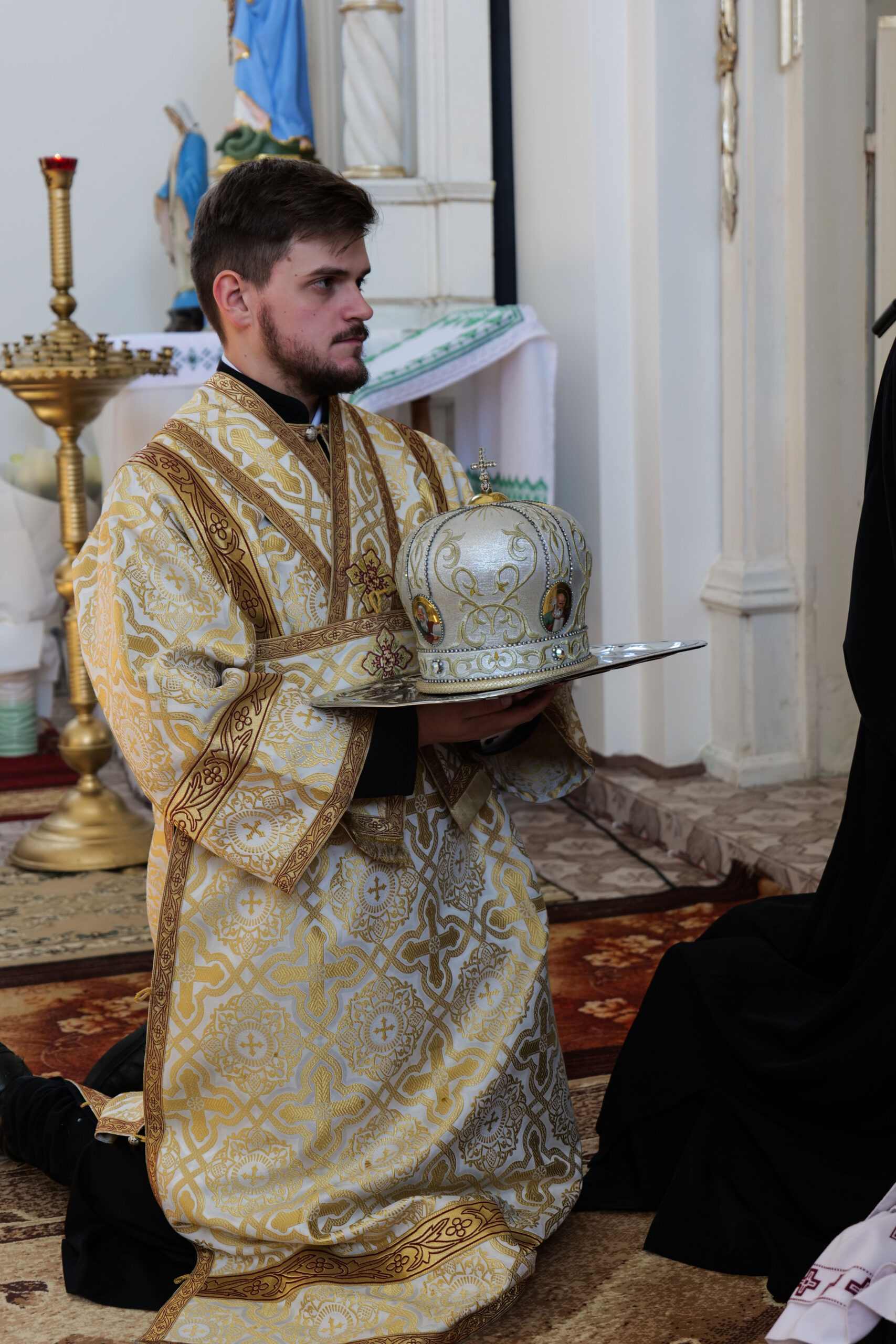 Вперше з часів освячення храму Святої Трійці у селі Гологори, що на Золочівщині, з душпастирським візитом парафію відвідав Митрополит Вперше з часів освячення храму Святої Трійці у селі Гологори, що на Золочівщині, з душпастирським візитом парафію відвідав Митрополит