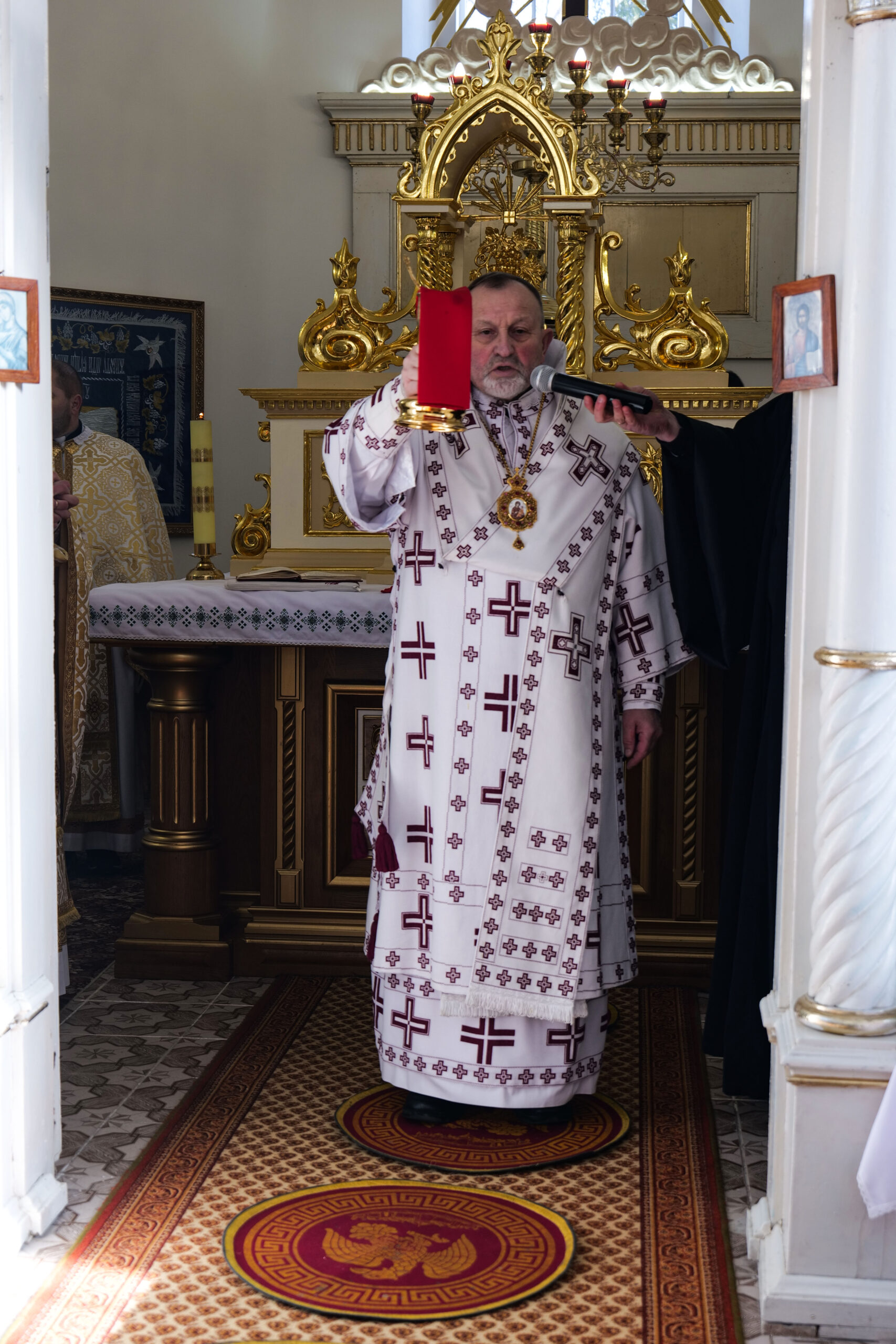 Вперше з часів освячення храму Святої Трійці у селі Гологори, що на Золочівщині, з душпастирським візитом парафію відвідав Митрополит Вперше з часів освячення храму Святої Трійці у селі Гологори, що на Золочівщині, з душпастирським візитом парафію відвідав Митрополит