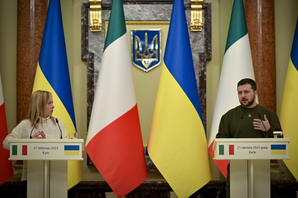 Засоби протиповітряної оборони, які надає Італія, – це те, що реально рятує життя наших людей – Володимир Зеленський за результатами перемовин із Джорджею Мелоні в Києві Засоби протиповітряної оборони, які надає Італія, – це те, що реально рятує життя наших людей – Володимир Зеленський за результатами перемовин із Джорджею Мелоні в Києві
