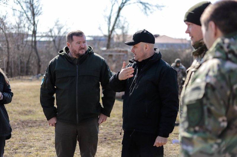 Професія кінолога не для кожного. Важливо розумітися в характері собаки, зуміти навчити її досконало виконувати завдання Професія кінолога не для кожного. Важливо розумітися в характері собаки, зуміти навчити її досконало виконувати завдання