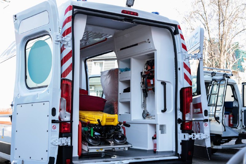 Медики Полтавщини отримали три сучасні автівки. Транспорт для служби екстреної меддопомоги передали ВООЗ, МОЗ і соціально відповідальний бізнес Медики Полтавщини отримали три сучасні автівки. Транспорт для служби екстреної меддопомоги передали ВООЗ, МОЗ і соціально відповідальний бізнес