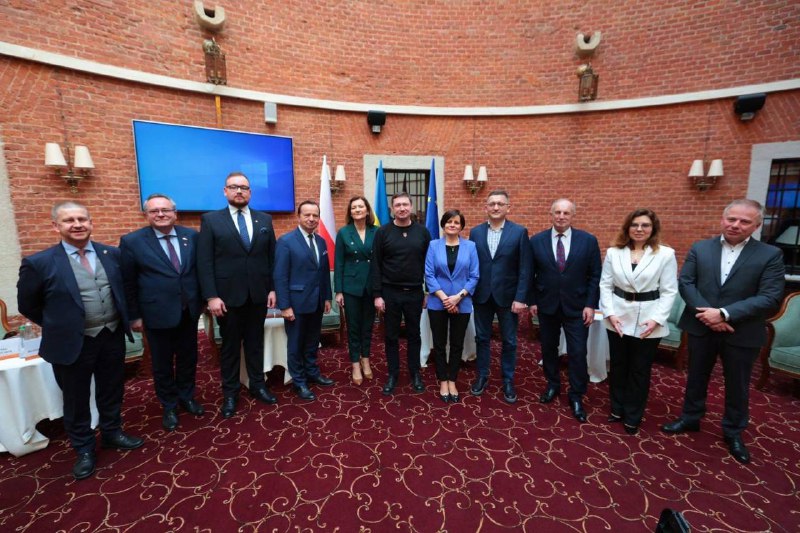Сьогодні у Львові проходить Форум партнерства «Польща – Україна». У фокусі – транскордонне співробітництво між нашими державами та регіонами. Сьогодні у Львові проходить Форум партнерства «Польща – Україна». У фокусі – транскордонне співробітництво між нашими державами та регіонами.