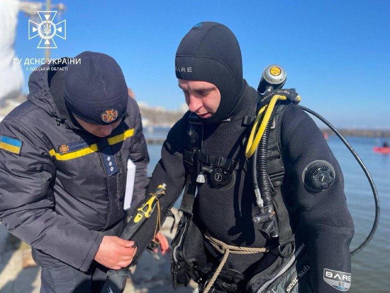 Водолази ДСНС підтвердили кваліфікацію💪🤿
⏺ Професія водолаза ДСНС складна та небезпечна, проте вкрай необхідна і незамінна Водолази ДСНС підтвердили кваліфікацію💪🤿
⏺ Професія водолаза ДСНС складна та небезпечна, проте вкрай необхідна і незамінна