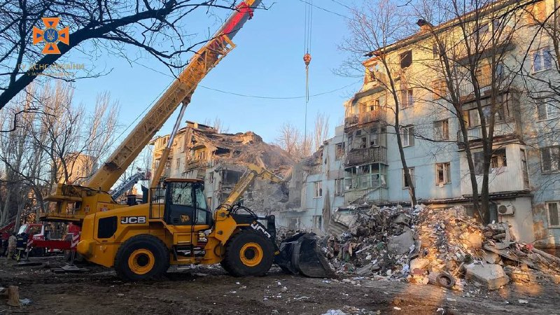Оперативна інформація щодо ліквідації наслідків обстрілу у Запоріжжі (станом на 10:00 3 березня) ⬇️ Оперативна інформація щодо ліквідації наслідків обстрілу у Запоріжжі (станом на 10:00 3 березня) ⬇️