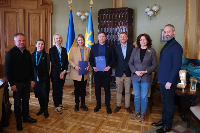 ▪️відновлення гуртожитків, які довгий час не використовуються та занепадають, для проживання вимушено переміщених осіб; ▪️відновлення гуртожитків, які довгий час не використовуються та занепадають, для проживання вимушено переміщених осіб;