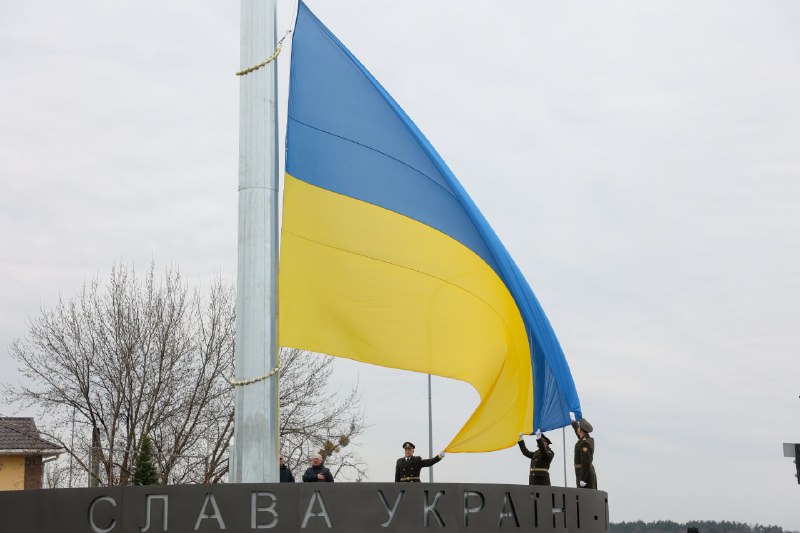 Рік тому наші воїни звільнили Бучу. Кадри зі звільненого міста шокували весь світ.
Біль Рік тому наші воїни звільнили Бучу. Кадри зі звільненого міста шокували весь світ.
Біль