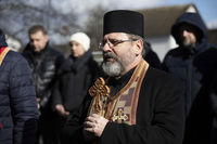 Блаженніший Святослав у&nbsp;Бучі з&nbsp;родичами загиблих на&nbsp;вул. Яблунській, 144 помолився за&nbsp;жертв російської агресії