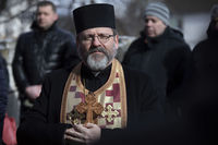 Блаженніший Святослав у&nbsp;Бучі з&nbsp;родичами загиблих на&nbsp;вул. Яблунській, 144 помолився за&nbsp;жертв російської агресії