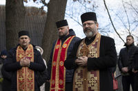 Блаженніший Святослав у&nbsp;Бучі з&nbsp;родичами загиблих на&nbsp;вул. Яблунській, 144 помолився за&nbsp;жертв російської агресії