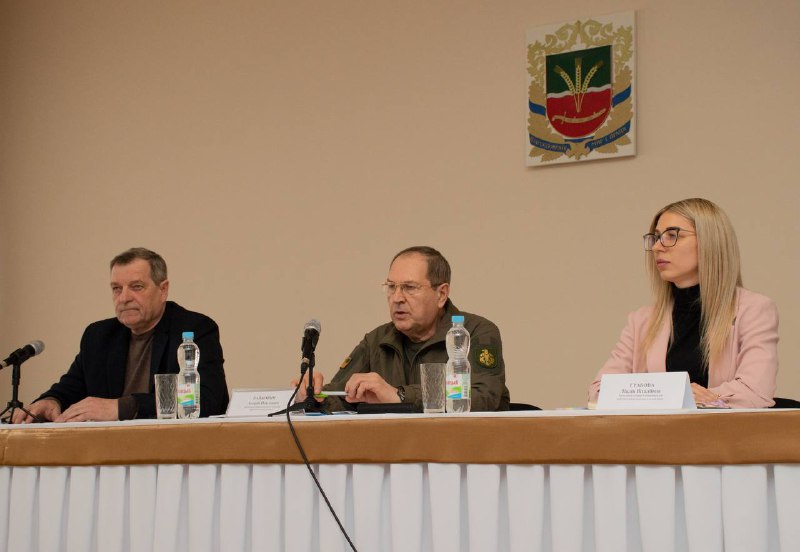 💬🟡Вчора цілий день працював у Голованівському районі.
Під час діалогу з активом району 💬🟡Вчора цілий день працював у Голованівському районі.
Під час діалогу з активом району