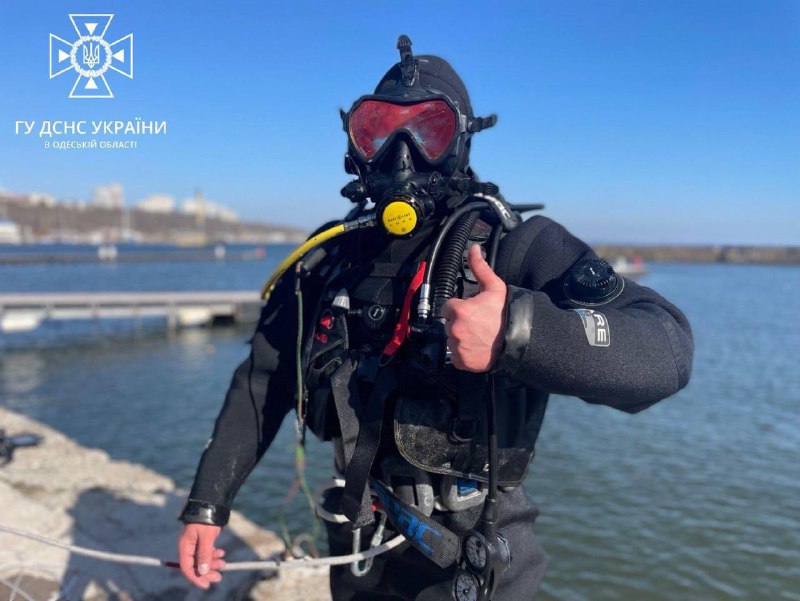 Водолази ДСНС підтвердили кваліфікацію💪🤿
⏺ Професія водолаза ДСНС складна та небезпечна, проте вкрай необхідна і незамінна Водолази ДСНС підтвердили кваліфікацію💪🤿
⏺ Професія водолаза ДСНС складна та небезпечна, проте вкрай необхідна і незамінна