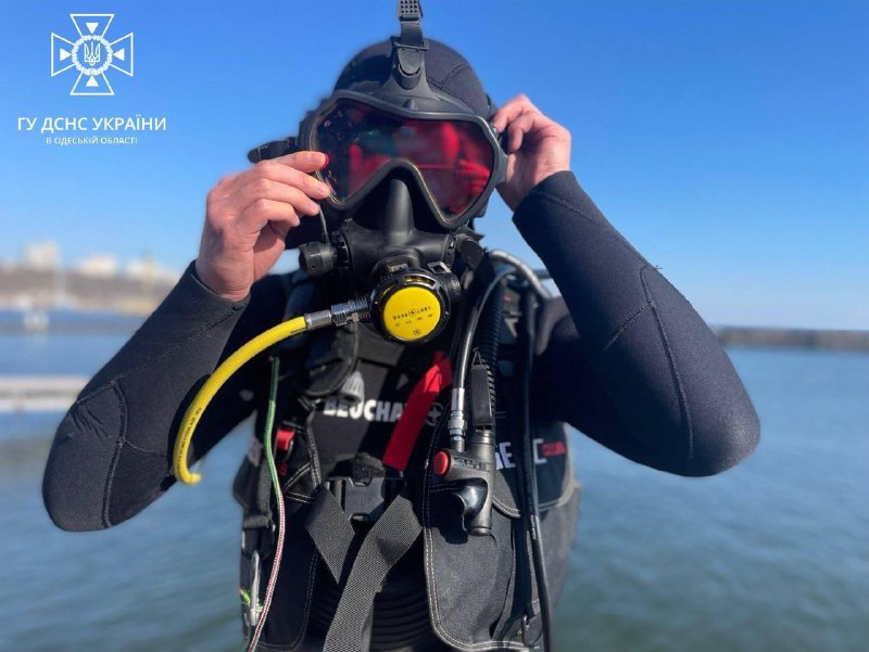 Водолази ДСНС підтвердили кваліфікацію💪🤿
⏺ Професія водолаза ДСНС складна та небезпечна, проте вкрай необхідна і незамінна Водолази ДСНС підтвердили кваліфікацію💪🤿
⏺ Професія водолаза ДСНС складна та небезпечна, проте вкрай необхідна і незамінна