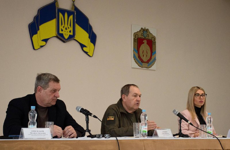 💬🟡Вчора цілий день працював у Голованівському районі.
Під час діалогу з активом району 💬🟡Вчора цілий день працював у Голованівському районі.
Під час діалогу з активом району