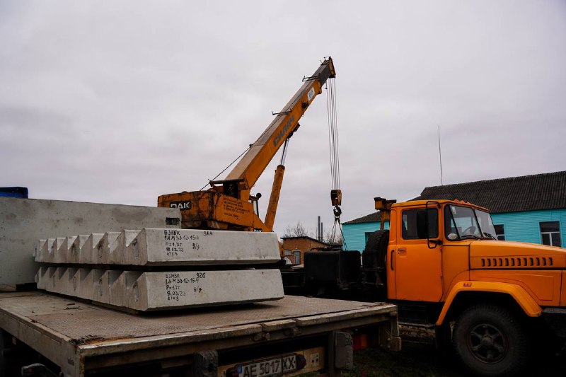 У селі Маячка, біля місцевого дитячого садка, будують модульне укриття. У разі небезпеки воно стане захистом для 40 дітей У селі Маячка, біля місцевого дитячого садка, будують модульне укриття. У разі небезпеки воно стане захистом для 40 дітей