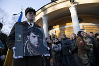 Героя України Дмитра Коцюбайла «Да Вінчі» похоронили на Аскольдовій могилі в Києві Героя України Дмитра Коцюбайла «Да Вінчі» похоронили на Аскольдовій могилі в Києві