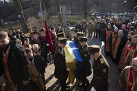 Героя України Дмитра Коцюбайла «Да Вінчі» похоронили на Аскольдовій могилі в Києві Героя України Дмитра Коцюбайла «Да Вінчі» похоронили на Аскольдовій могилі в Києві