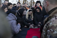 Героя України Дмитра Коцюбайла «Да Вінчі» похоронили на Аскольдовій могилі в Києві Героя України Дмитра Коцюбайла «Да Вінчі» похоронили на Аскольдовій могилі в Києві