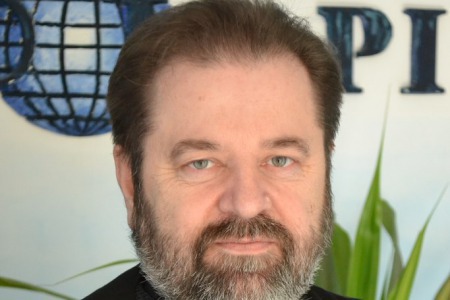 Як саме Церква допомагає суспільству? Як саме Церква допомагає суспільству?