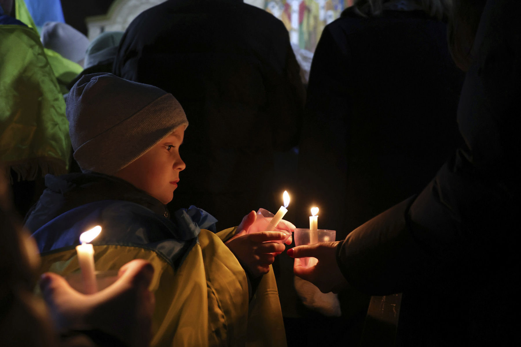 Ланцюг світла та&nbsp;молитви: у&nbsp;Франції запалюватимуть свічки за&nbsp;Україну