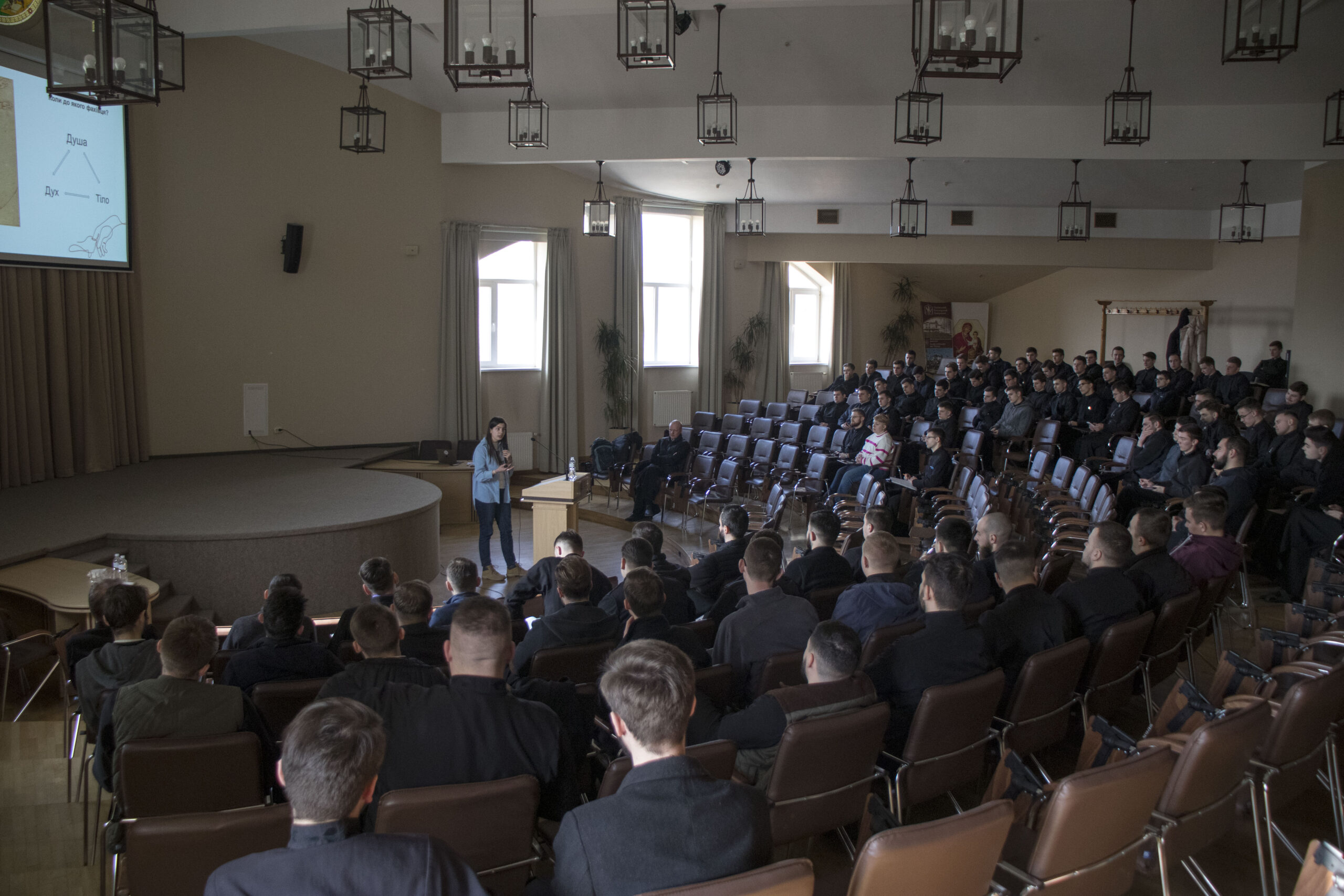 Майбутні священники дізналися, як допомогти людині з психотравмою і не нашкодити Майбутні священники дізналися, як допомогти людині з психотравмою і не нашкодити