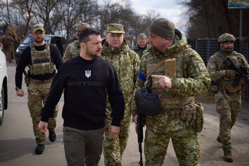 На Сумщині Президент перевірив готовність прикордонних підрозділів до дій із захисту державного кордону На Сумщині Президент перевірив готовність прикордонних підрозділів до дій із захисту державного кордону