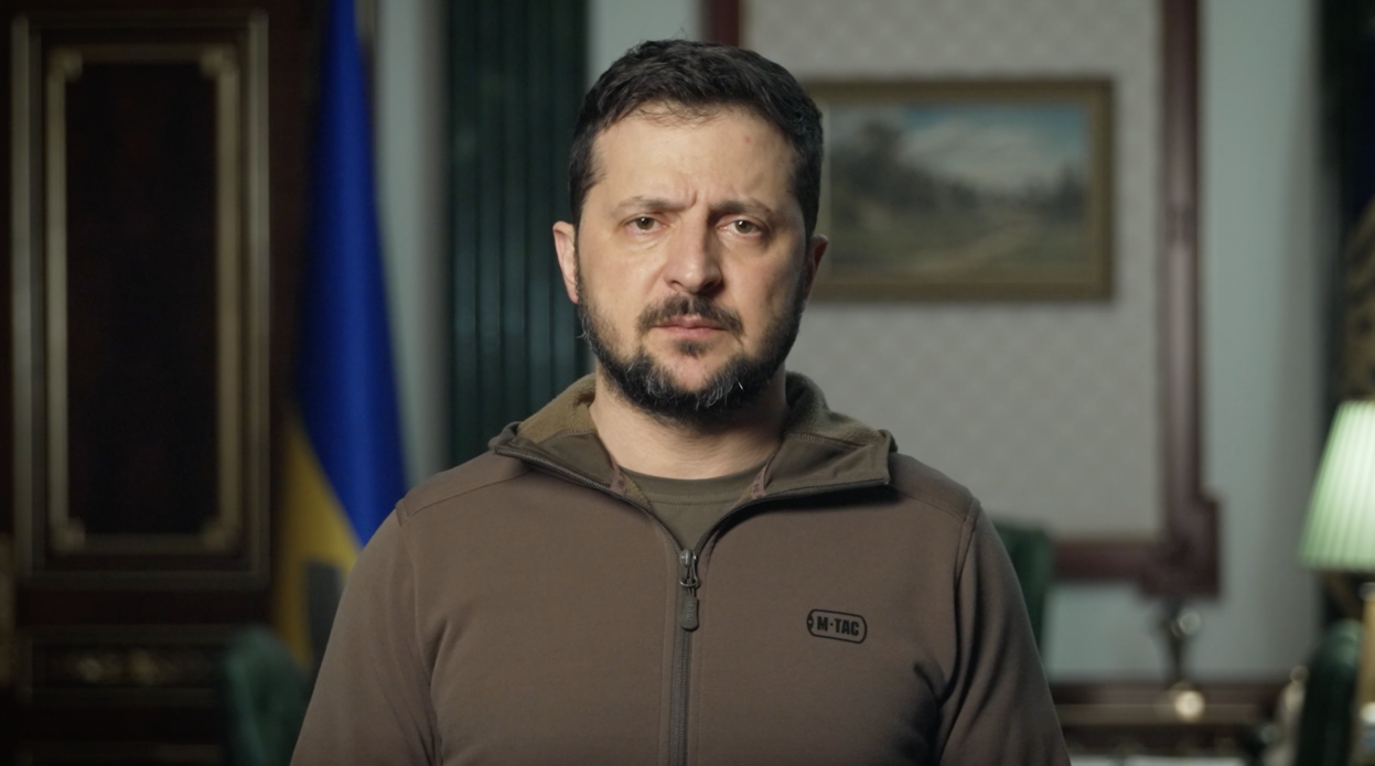 На вільній території Херсонщини понад 50 сіл майже повністю зруйновані окупантом, але навіть у такі села люди повертаються – звернення Президента України На вільній території Херсонщини понад 50 сіл майже повністю зруйновані окупантом, але навіть у такі села люди повертаються – звернення Президента України