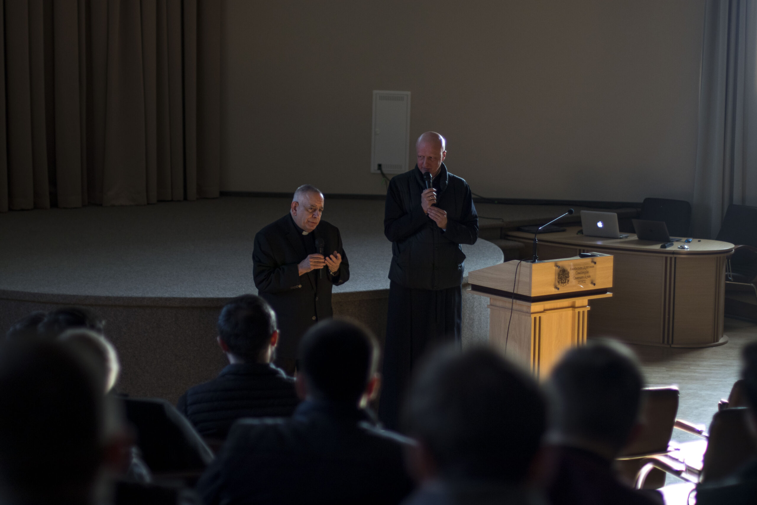 Отець-доктор Ігор Бойко: «Після втрати ми всі зранені, але маємо стати цілителями людських ран» Отець-доктор Ігор Бойко: «Після втрати ми всі зранені, але маємо стати цілителями людських ран»