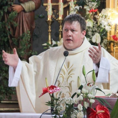 Отець Мар'ян Мельничук застеріг від впадання у спокусу "мінімалізму" у Великий піст Отець Мар'ян Мельничук застеріг від впадання у спокусу "мінімалізму" у Великий піст