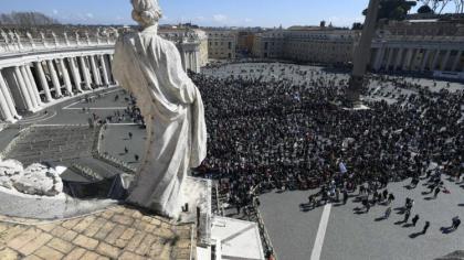 Папа: краса преображення не відчужує від життя, а дає силу іти за Ісусом до хреста Папа: краса преображення не відчужує від життя, а дає силу іти за Ісусом до хреста