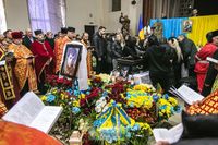 Похоронні богослужіння за&nbsp;полеглим Героєм України Дмитром Коцюбайлом (&laquo;Да&nbsp;Вінчі&raquo;) на&nbsp;Івано-Франківщині очолив владика Микола Семенишин