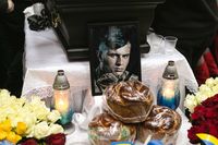 Похоронні богослужіння за&nbsp;полеглим Героєм України Дмитром Коцюбайлом (&laquo;Да&nbsp;Вінчі&raquo;) на&nbsp;Івано-Франківщині очолив владика Микола Семенишин