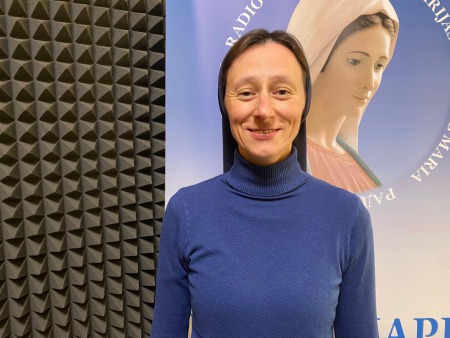 "Продовжуйте молитися на вервиці, щоб завершилася війна", - сестра Ольга Беш про об'явлення Богородиці "Продовжуйте молитися на вервиці, щоб завершилася війна", - сестра Ольга Беш про об'явлення Богородиці