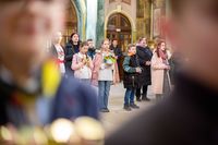 В Івано-Франківську відбулася молитва дітей за перемогу і мир в Україні В Івано-Франківську відбулася молитва дітей за перемогу і мир в Україні