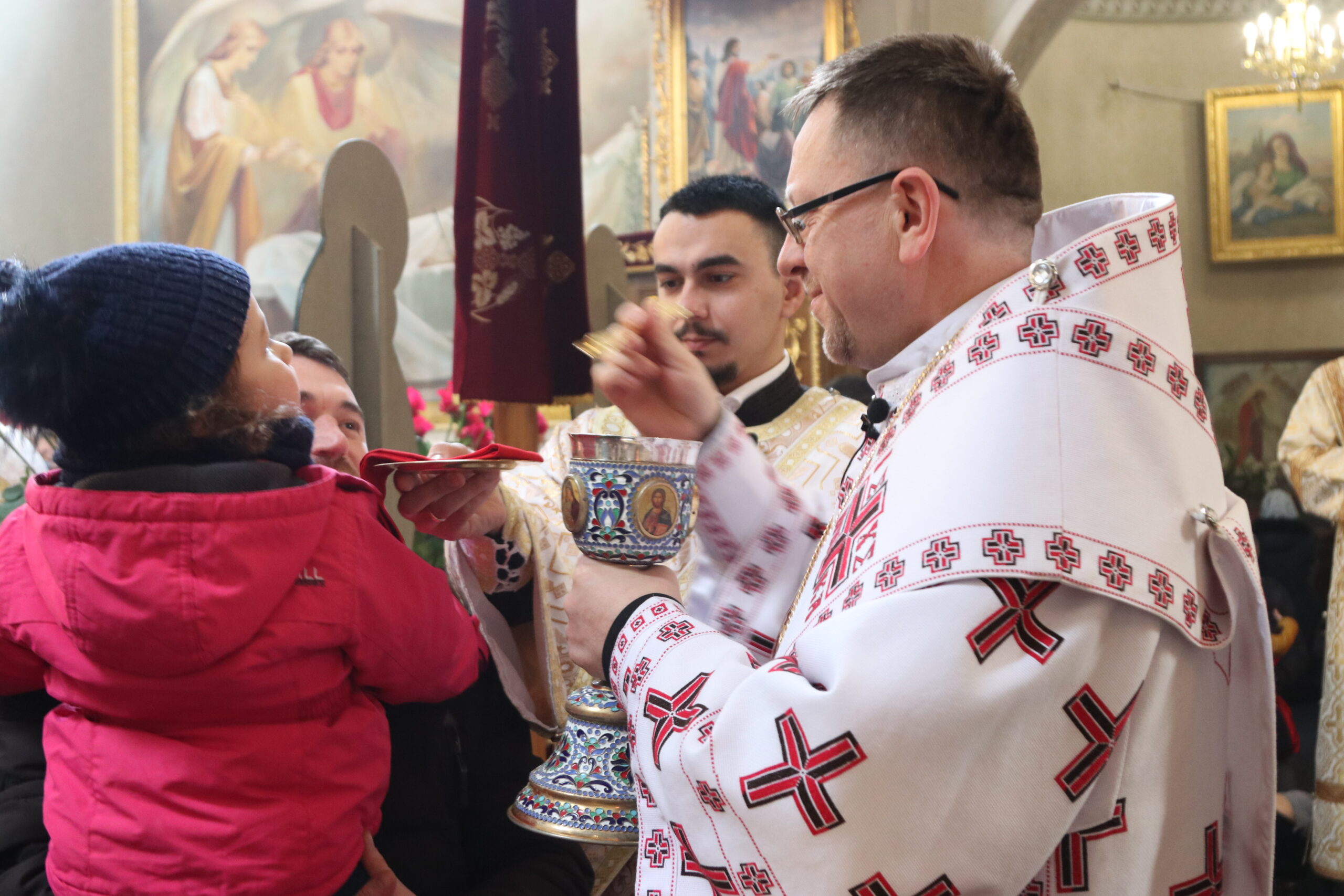 «Зверненням “Мій Сину!” Ісус дарує паралітику особисту любов і довіру», – Владика Володимир відвідав парафію Різдва Пресвятої Богородиці у Брюховичах «Зверненням “Мій Сину!” Ісус дарує паралітику особисту любов і довіру», – Владика Володимир відвідав парафію Різдва Пресвятої Богородиці у Брюховичах