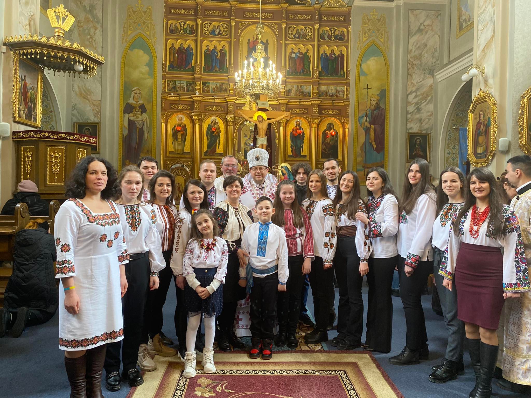 «Зверненням “Мій Сину!” Ісус дарує паралітику особисту любов і довіру», – Владика Володимир відвідав парафію Різдва Пресвятої Богородиці у Брюховичах «Зверненням “Мій Сину!” Ісус дарує паралітику особисту любов і довіру», – Владика Володимир відвідав парафію Різдва Пресвятої Богородиці у Брюховичах