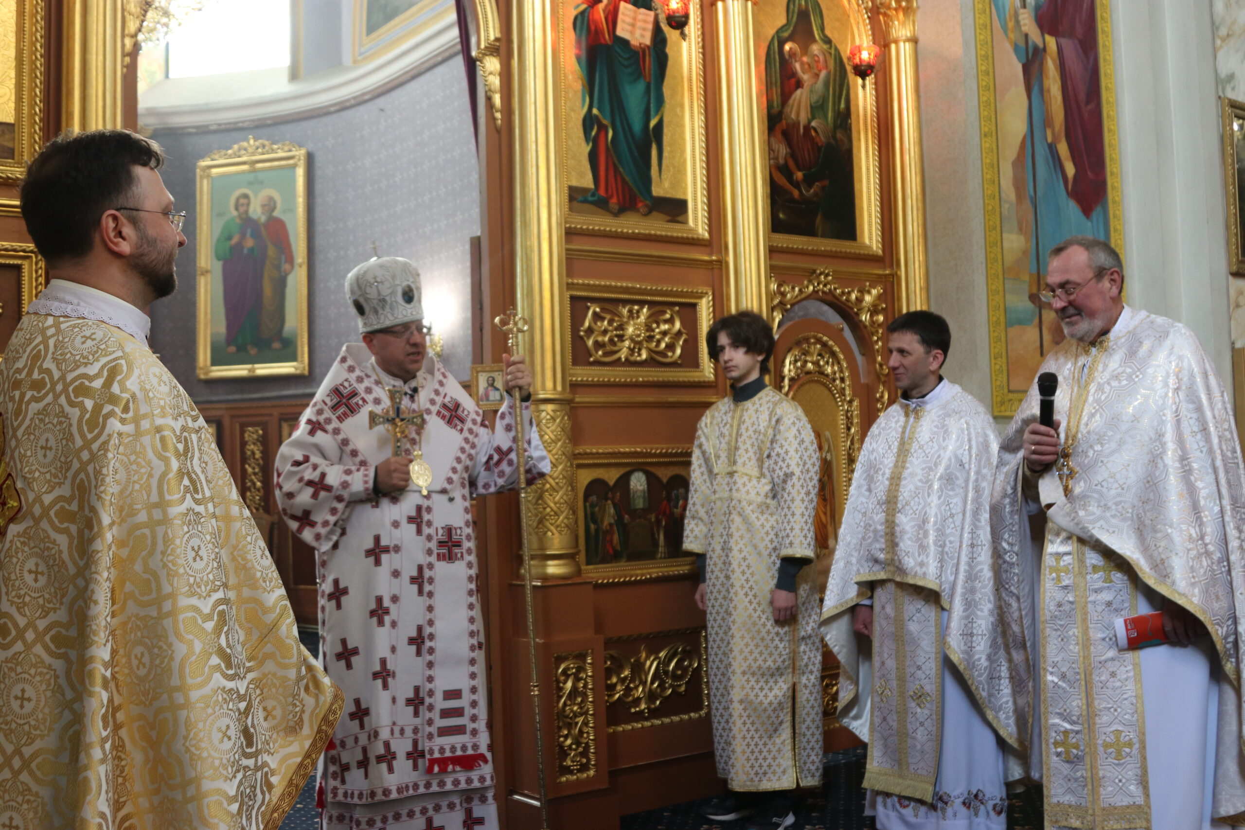 «Зверненням “Мій Сину!” Ісус дарує паралітику особисту любов і довіру», – Владика Володимир відвідав парафію Різдва Пресвятої Богородиці у Брюховичах «Зверненням “Мій Сину!” Ісус дарує паралітику особисту любов і довіру», – Владика Володимир відвідав парафію Різдва Пресвятої Богородиці у Брюховичах