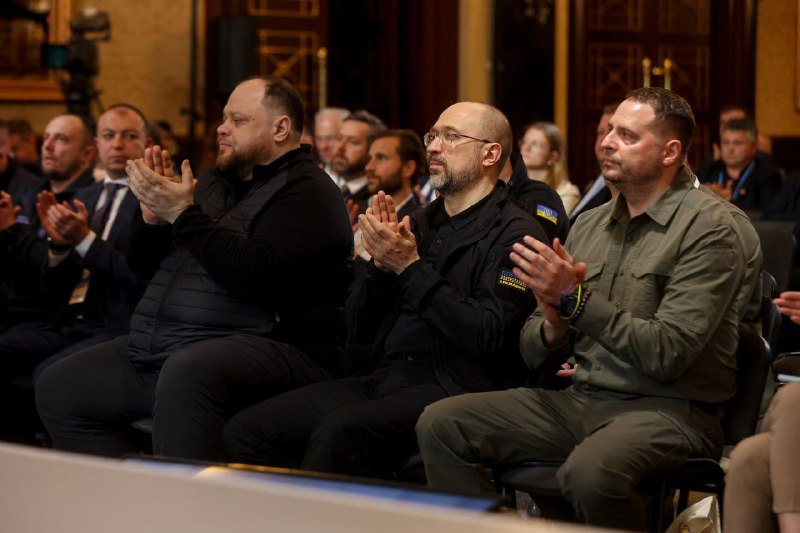 Надзвичайно продуктивний день Міжнародного саміту міст та регіонів.
📌 Презентували концепцію Регіонального... Надзвичайно продуктивний день Міжнародного саміту міст та регіонів.
📌 Презентували концепцію Регіонального...