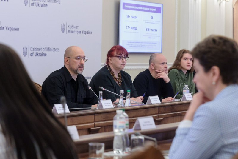 Довідки мають ходити за військовими, а не навпаки. Продовжуємо впроваджувати цей принцип у сфері проходження... Довідки мають ходити за військовими, а не навпаки. Продовжуємо впроваджувати цей принцип у сфері проходження...